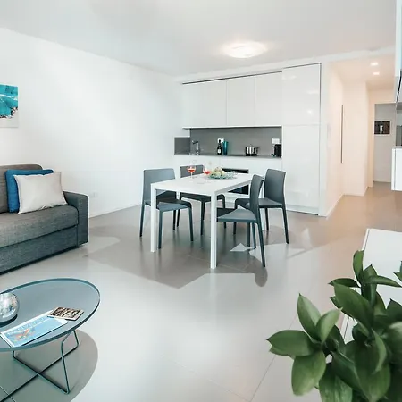Anna Apartment *